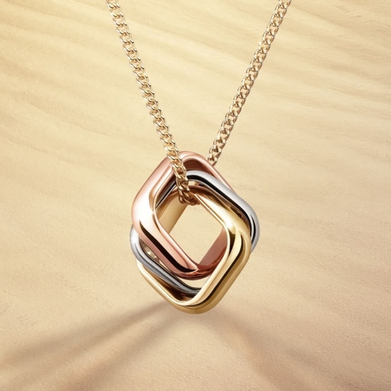 Ca*t1er necklaces